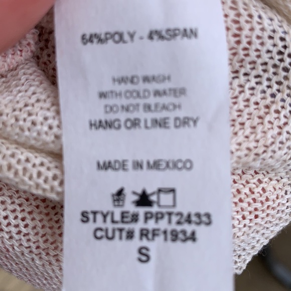 ❌DONATED❌Pink Oatmeal Striped One Side Cold Shoulder Tunic Top - Picture 9 of 11